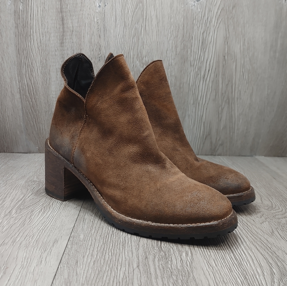 Anthropologie Gidigio Suede Burnished Leather Block Heel Ankle Bootie Brown 36
